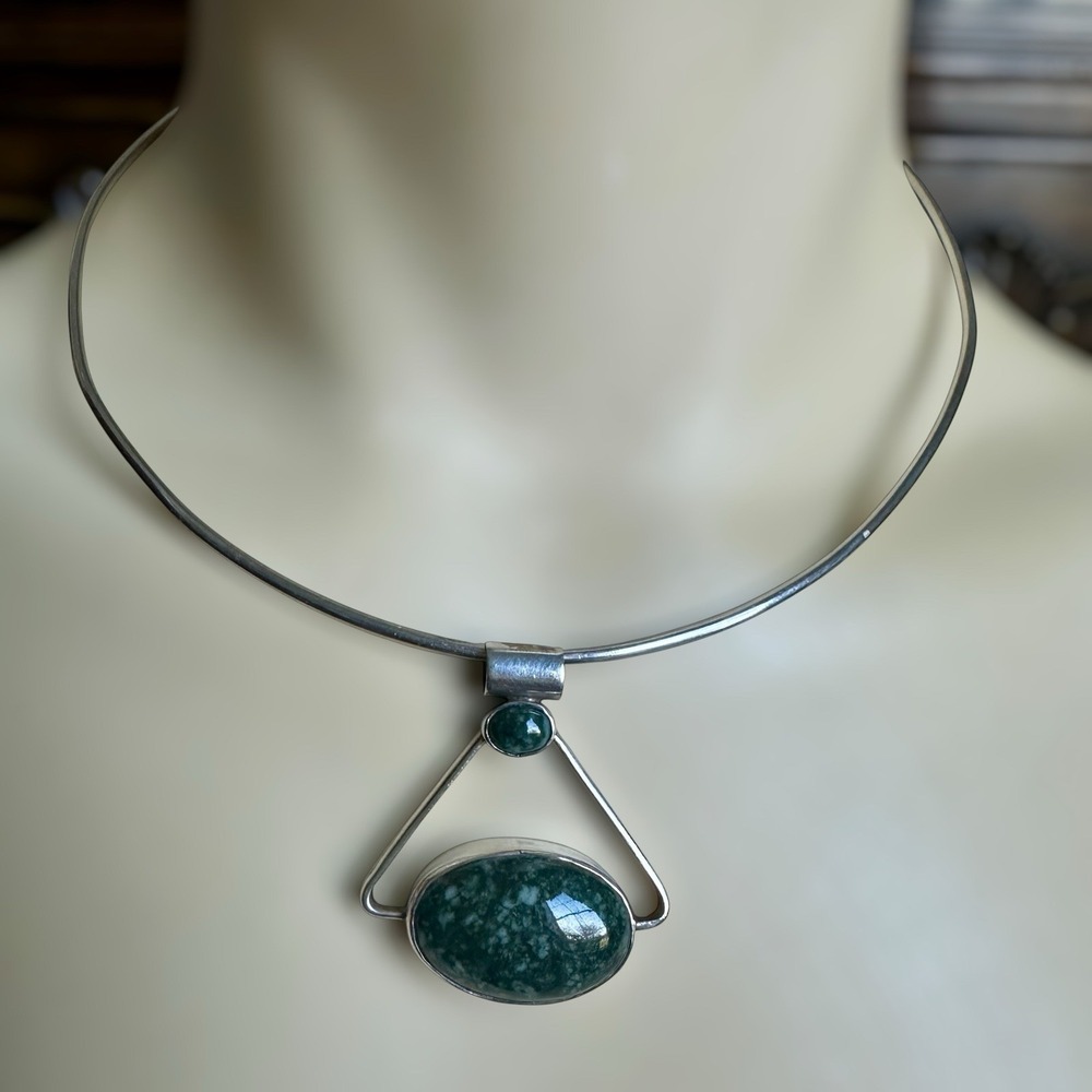 Vintage Pendant Collar Necklace 15.7 Inch Mottled Green‎ Jade 925 Sterling 22.1g